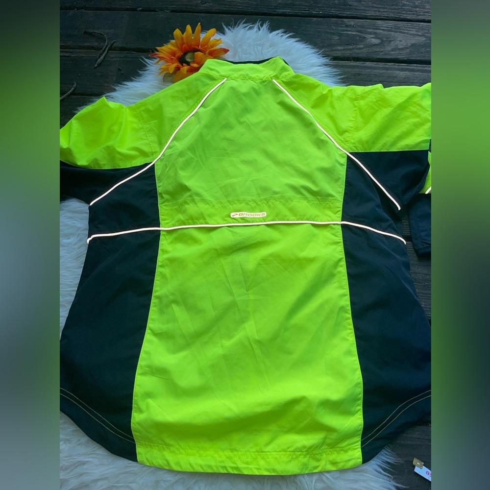 Brooks Reflective Running Lightweight Full Zip Ja… - image 2